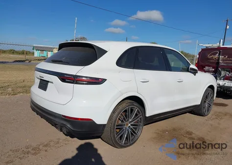 2022 Porsche Cayenne Platinum Edition z USA, uszkodzony, nr VIN WP1AA2AY8NDA07746